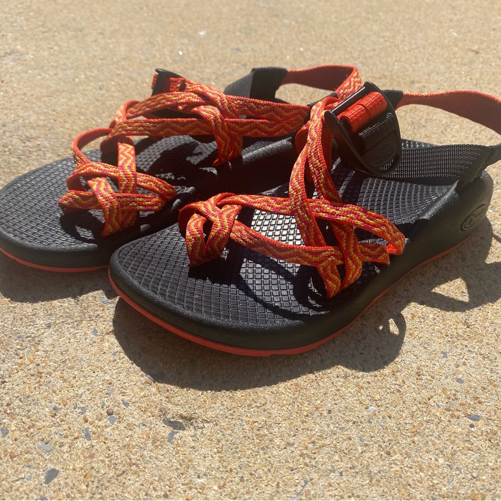 Lot of 2 Chaco Choco’s Sandals one Blue and one Orange - Picture 7 of 11